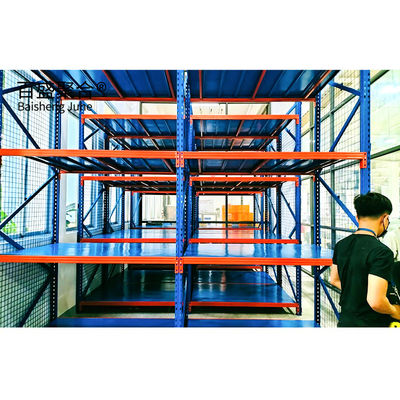 Diseño de salón de construcción industrial con estructura de acero de conexión de pernos