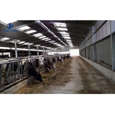Puerta de rodillos estructura prefabricada de acero casa de vacas para aves de corral cobertizo comercial