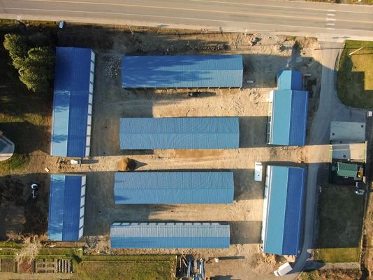 Taller de estructuras de acero para desenrollamiento y construcción de estructuras de acero